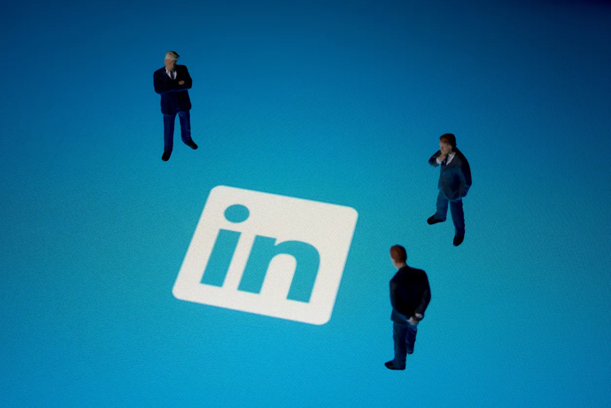 LinkedIn supera i 2 miliardi di dollari con gli abbonamenti Premium