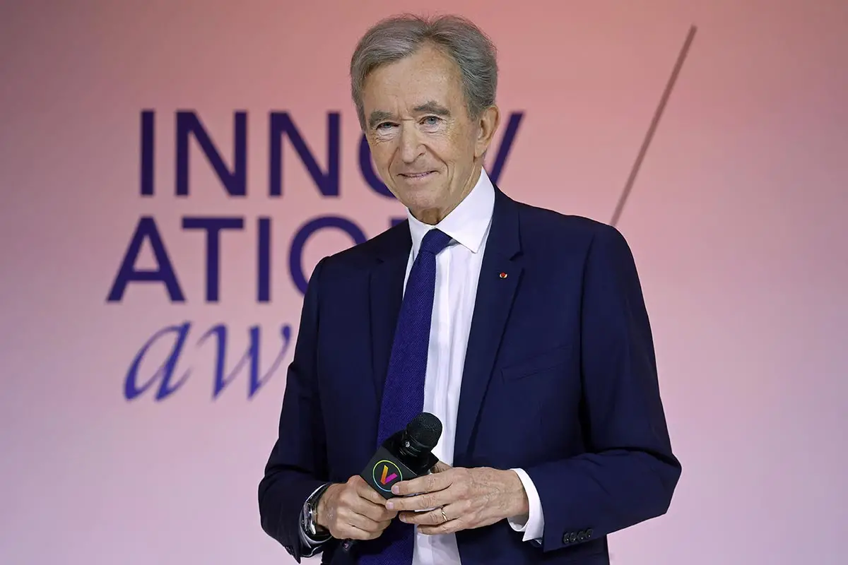 Lvmh: più tempo per Bernard Arnault. A decidere saranno gli azionisti