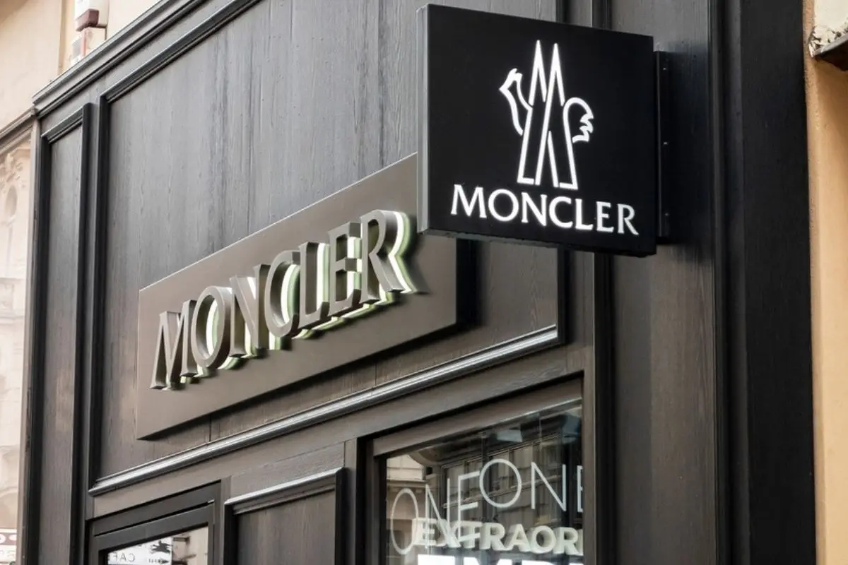 Moncler, Lvmh nella holding di controllo: nuova scommessa del colosso del lusso