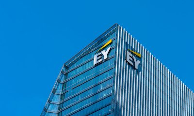 Stati Uniti: EY licenzia per violazioni nei corsi di formazione