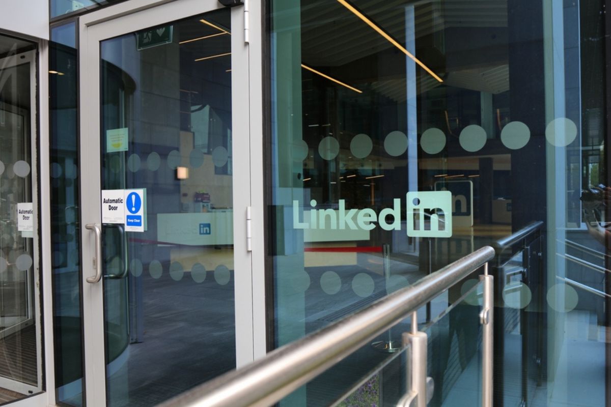 Linkedin lancia Hiring Assistant, l'assistente AI per facilitare il processo di recruiting e assunzione