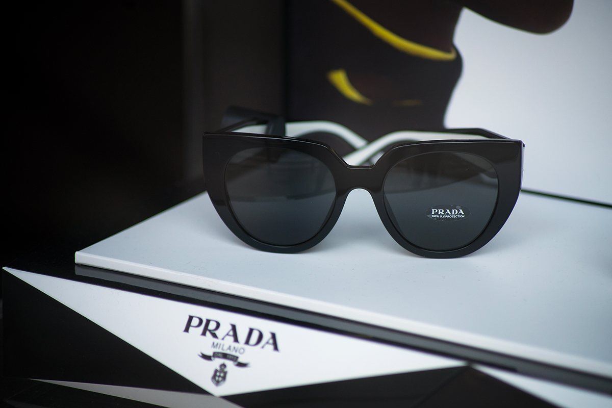 Prada ed EssilorLuxottica insieme per altri dieci anni