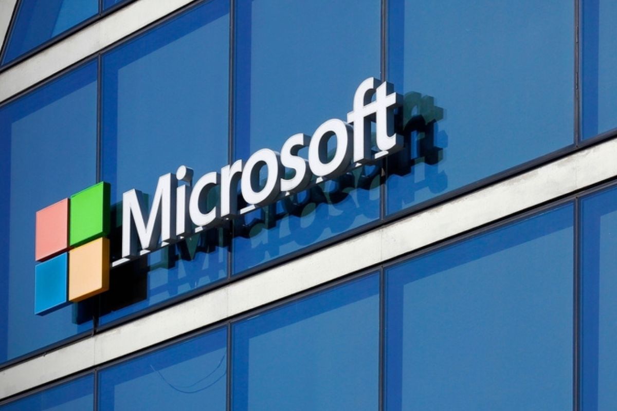 Microsoft annuncia un investimento da 80 miliardi in data center per l'intelligenza artificiale