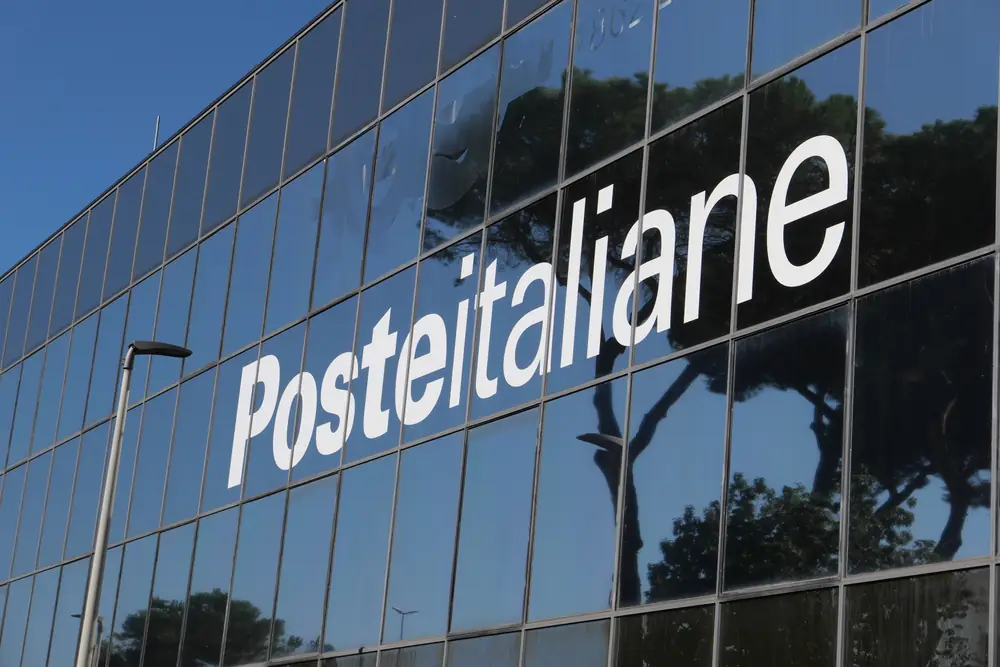 Poste Italiane vola in Borsa, titolo ai massimi storici