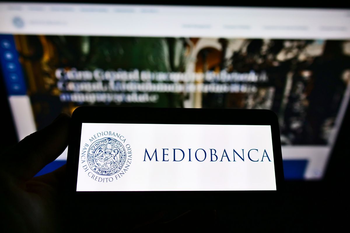 Mediobanca risponde all’Ops di Mps con utili oltre le attese a 660 milioni e +8%