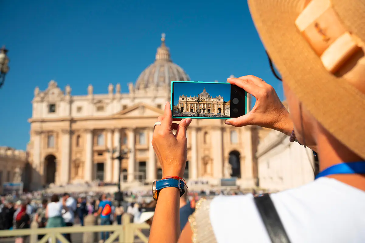 Roma richiama i fedeli: boom di ricerche e prenotazioni per il Giubileo