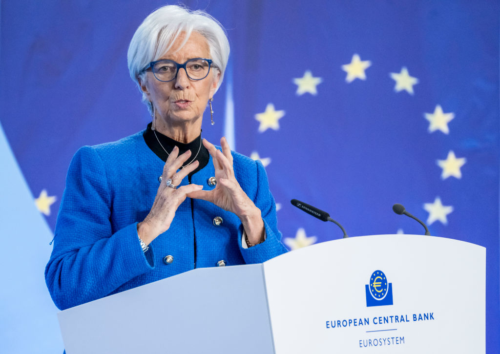 Inflazione, Lagarde ammette: "Il 2% è un obiettivo irraggiungibile"