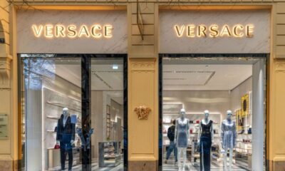 Sempre più vicina la fusione fra Prada e Versace